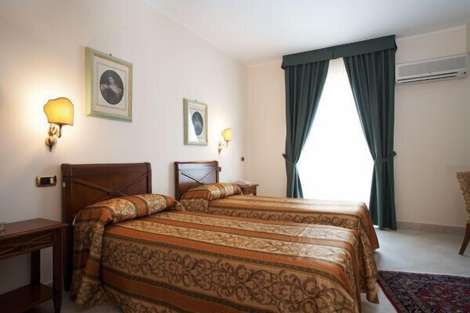 Hotel Delle Palme Falcone Bagian luar foto