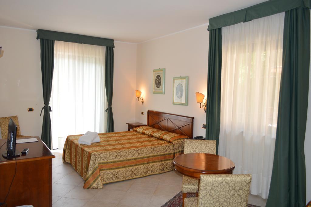 Hotel Delle Palme Falcone Ruang foto
