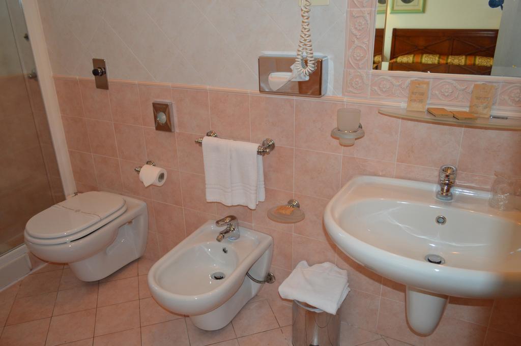 Hotel Delle Palme Falcone Ruang foto