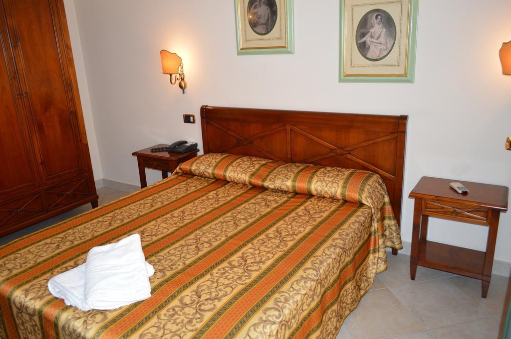 Hotel Delle Palme Falcone Ruang foto
