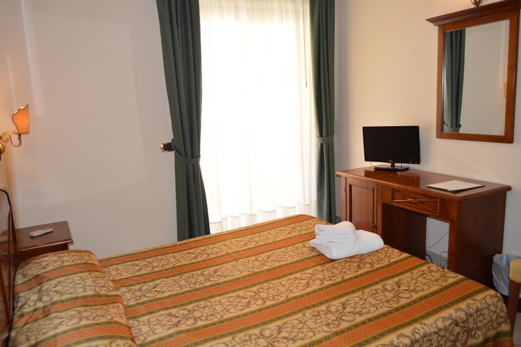 Hotel Delle Palme Falcone Ruang foto